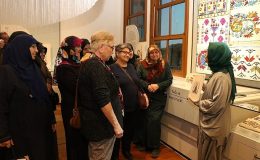 Kocaeli’nin 65 yaş üstü çınarları Yerel Kültür Müzesinde; Çocukluklarını hatırladılar