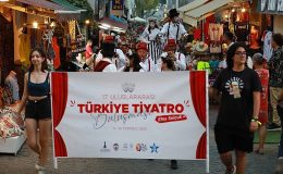 İzmir Büyükşehir Belediyesi ve Efes Selçuk Belediyesi desteği ile düzenlenen 17. Uluslararası Türkiye Tiyatro Buluşması Efes Selçuk’ta başladı
