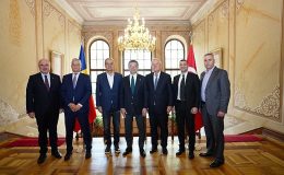 Ekrem İmamoğlu, Köstence Belediye Başkanı Vergil Chitac, Romanya Belediyeler Birliği İcra Başkanı ve Buzau Belediye Başkanı Costantin Toma ile İstanbul’da görüşme gerçekleştirdi