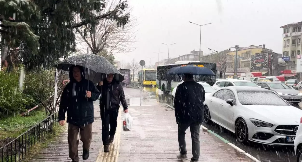 Bursa’ya Yılın İlk Karı Düştü